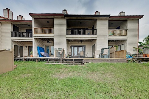 Lake-View All-Suite Retreat - Near Marina & Dining townhouse image 22